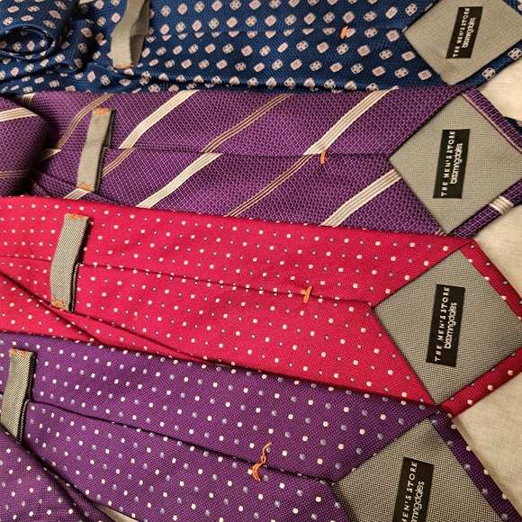 The Mens Store Bloomingdales 4 100% Silk Tie Bundle - Picture 4 of 4